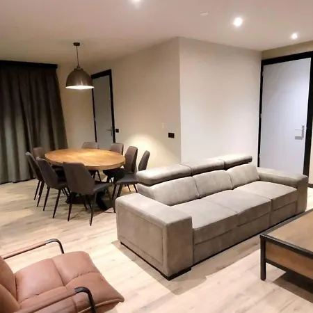 Xxl De Hazelaar بارلو